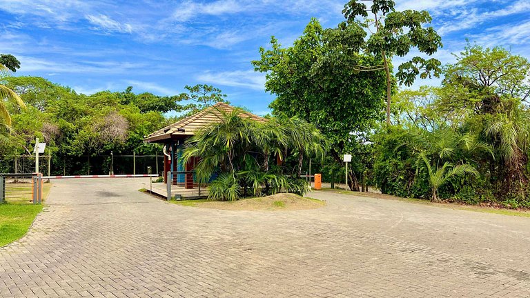 Casa alto padrão 9 suítes Condomínio Praia Bella Praia do Fo