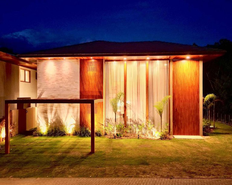 Casa alto padrão 6 suítes Condomínio Praia Bella Praia do Fo