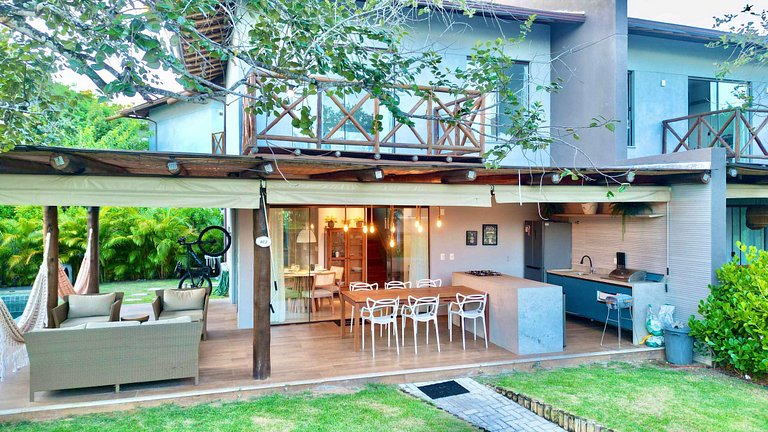 Casa com 3 suítes Condomínio Alto da Enseada