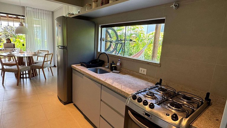 Casa com 3 suítes Condomínio Alto da Enseada