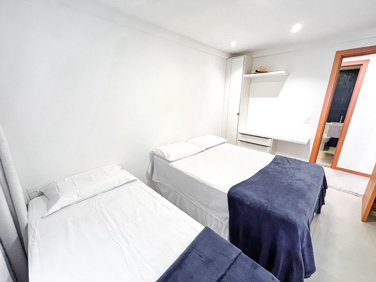 Apartamento Vista Mar e Pé na Areia 3 Suites em Condomínio e