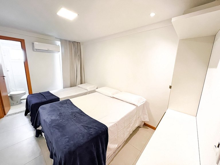 Apartamento Vista Mar e Pé na Areia 3 Suites em Condomínio e